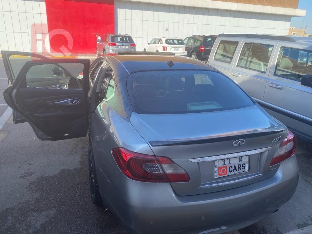 ئینفینیتی M37